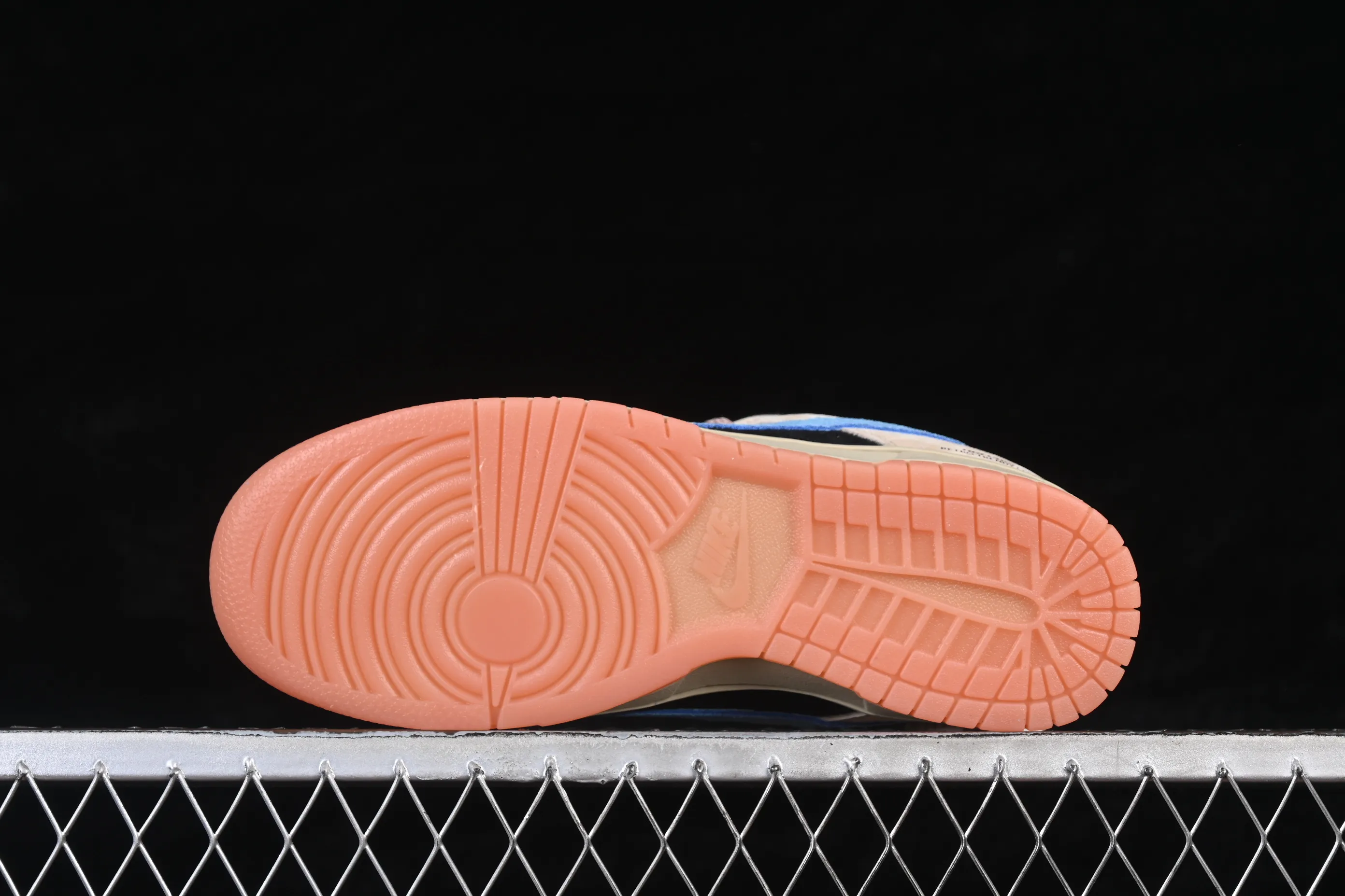 All categories Nk SB Dunk series Nk SB Dunk Low low-top sneakers Nike SB Dunk Low khaki black and blue hook low-top casual sneakers HJ0367-200